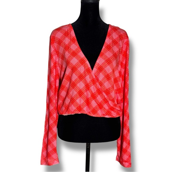 BP Vibrant Coral/Pink/Orange Plaid Long Sleeve V Neck Cropped Wrap Blouse - Picture 6 of 16